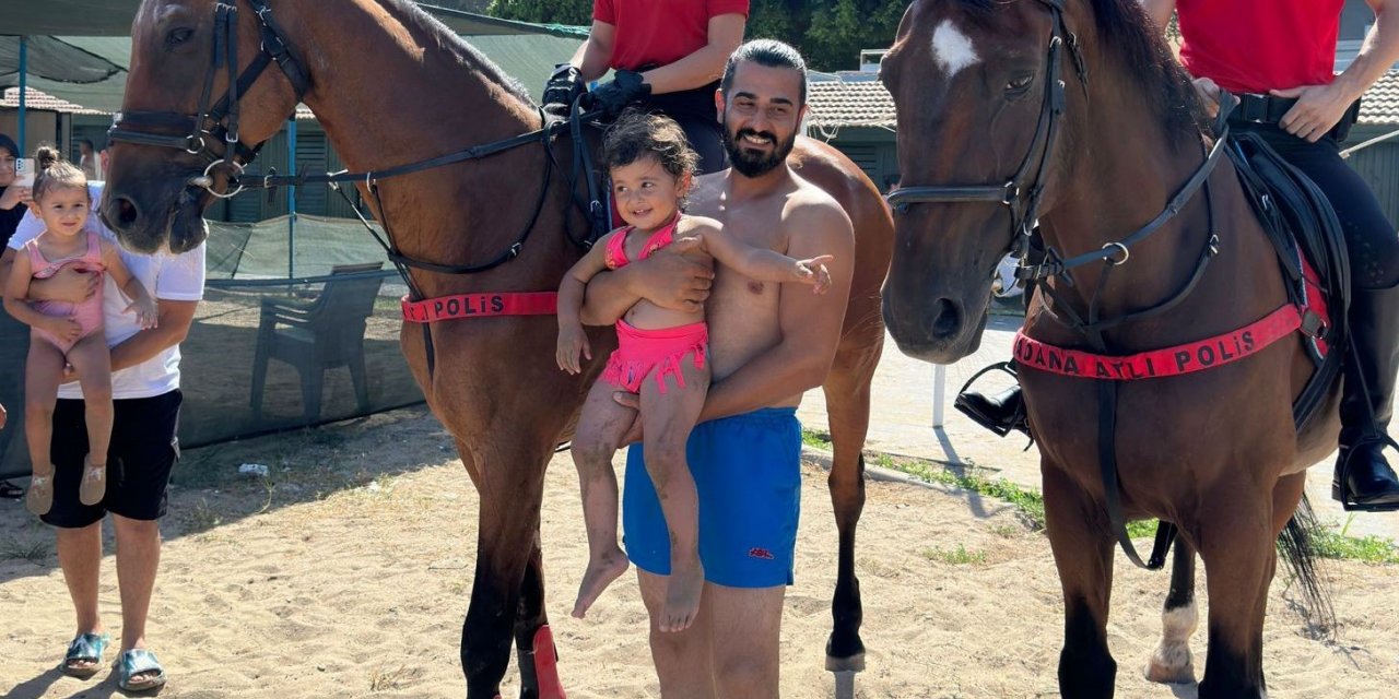 Sahilde güvenliği atlı polisler sağlıyor