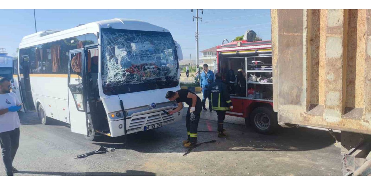 Van’da trafik kazası: 3 yaralı