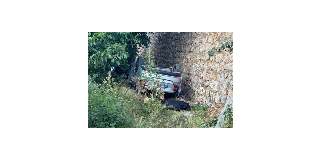 Gümüşhane’de otomobil istinat duvarından aşağıya düştü: 1 ölü, 1 yaralı