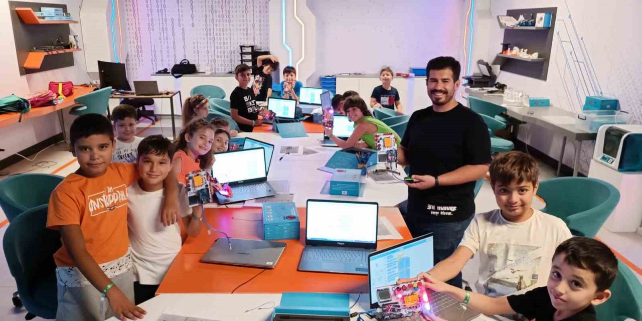 Kepez’de geleceğin teknoloji liderleri yetişiyor