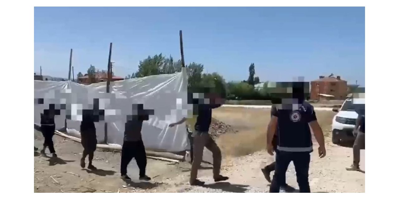 Van’da göçmen kaçakçılığı operasyonunda 9 tutuklama
