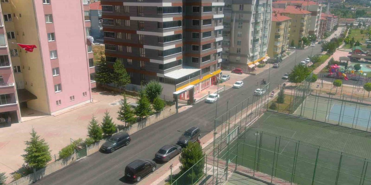 Bozüyük’te Tevfik Fikret Caddesi asfaltlandı