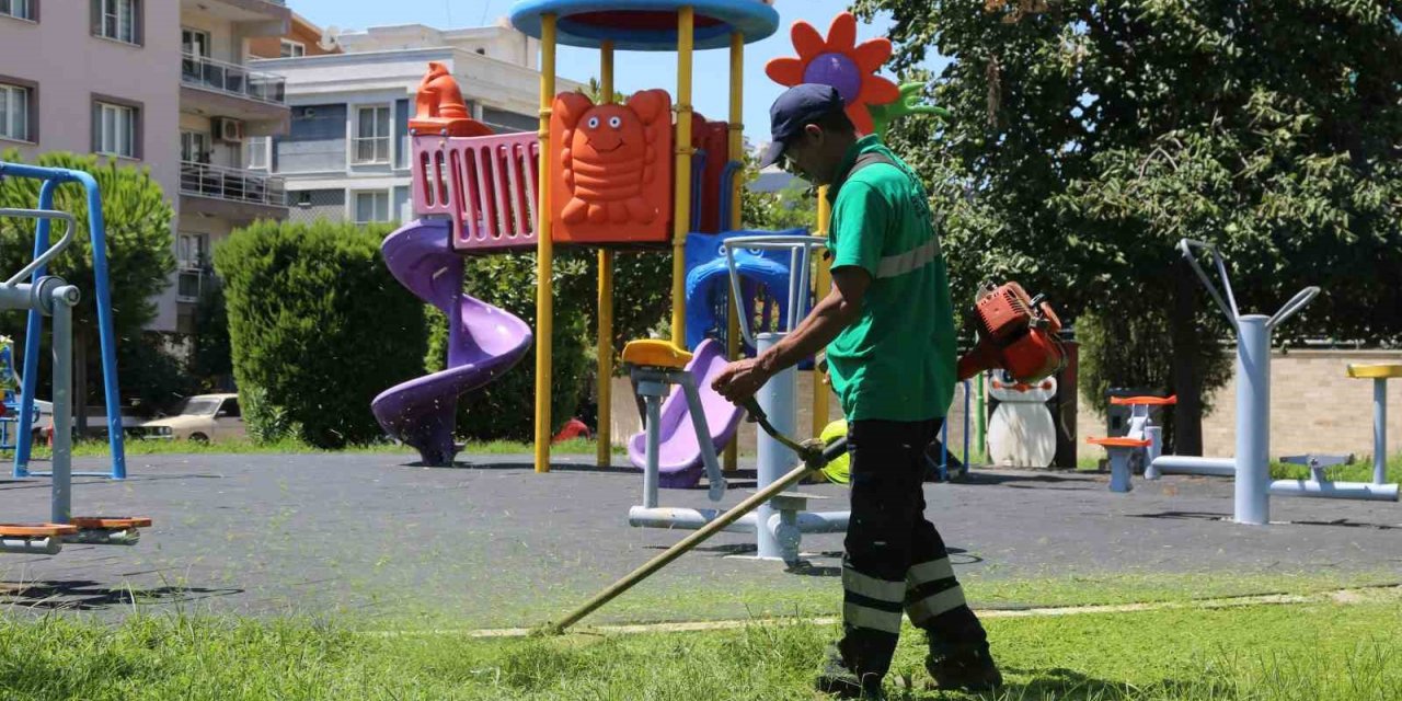 Efeler Belediyesi temizlik çalışmalarını sürdürüyor