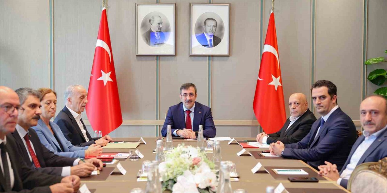 Cumhurbaşkanı Yardımcısı Yılmaz, işçi temsilcileriyle bir araya geldi