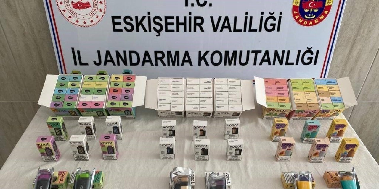 Kaçak elektronik sigara satışı yapmaya hazırlanan şahıs yakayı ele verdi