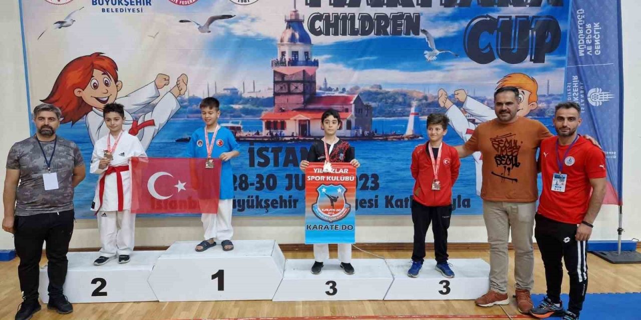 Kendileri küçük başarıları çok büyük