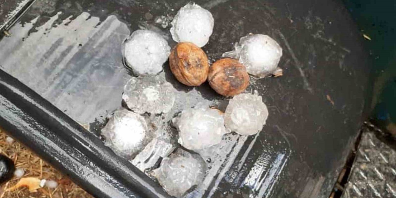 Kastamonu’da yumurta büyüklüğünde dolu yağdı