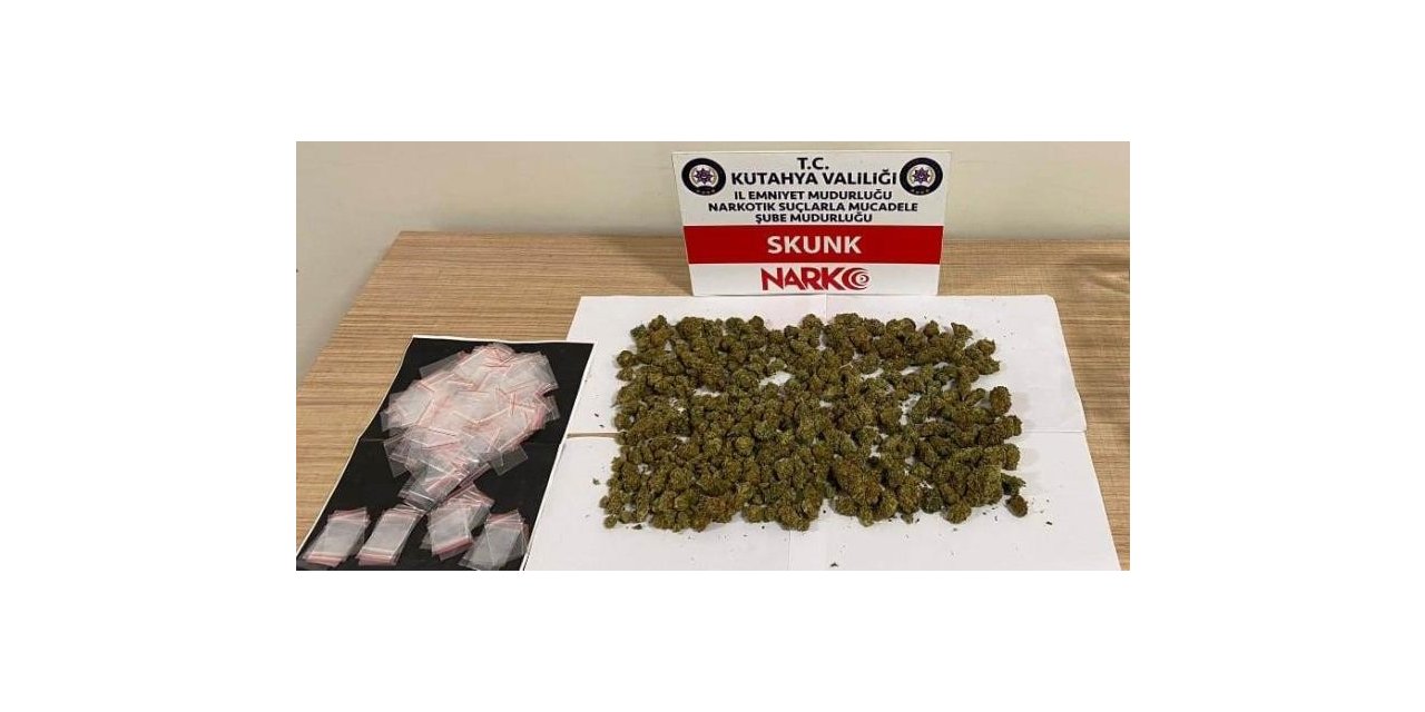 Kütahya’da bir araçta 137 gram esrar ele geçirildi