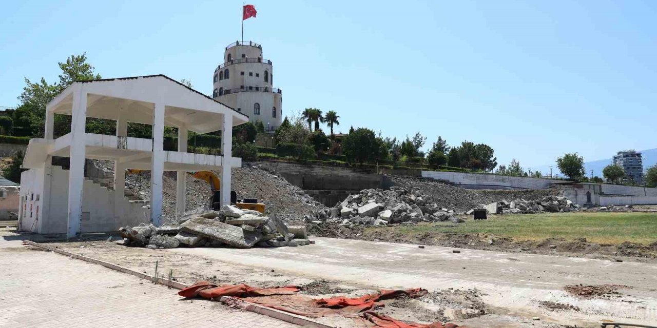 Kumluca Stadyum projesi için ilk kazma vuruldu