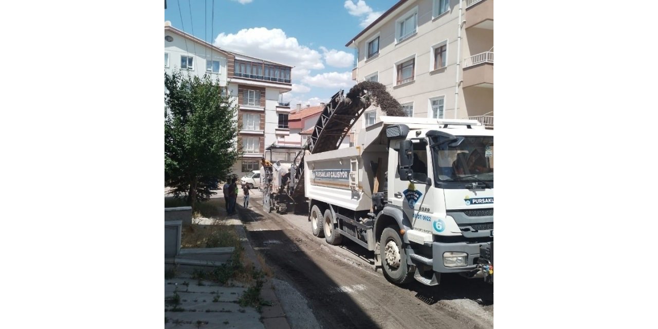 Pursaklar Belediyesi yolları yeniliyor
