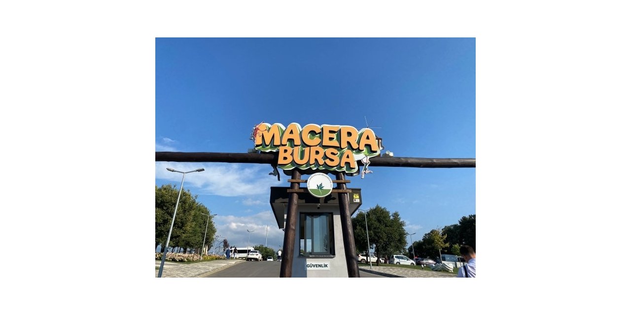 Hayallerindeki kahramanları gören çocuklar parka hayran kaldı