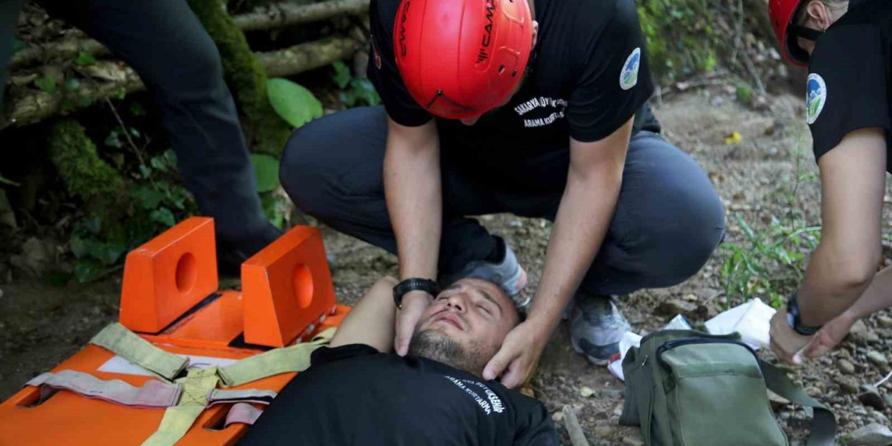 Sakarya Büyükşehir arama kurtarma ekipleri 38 kişiye ‘hayat’ oldu