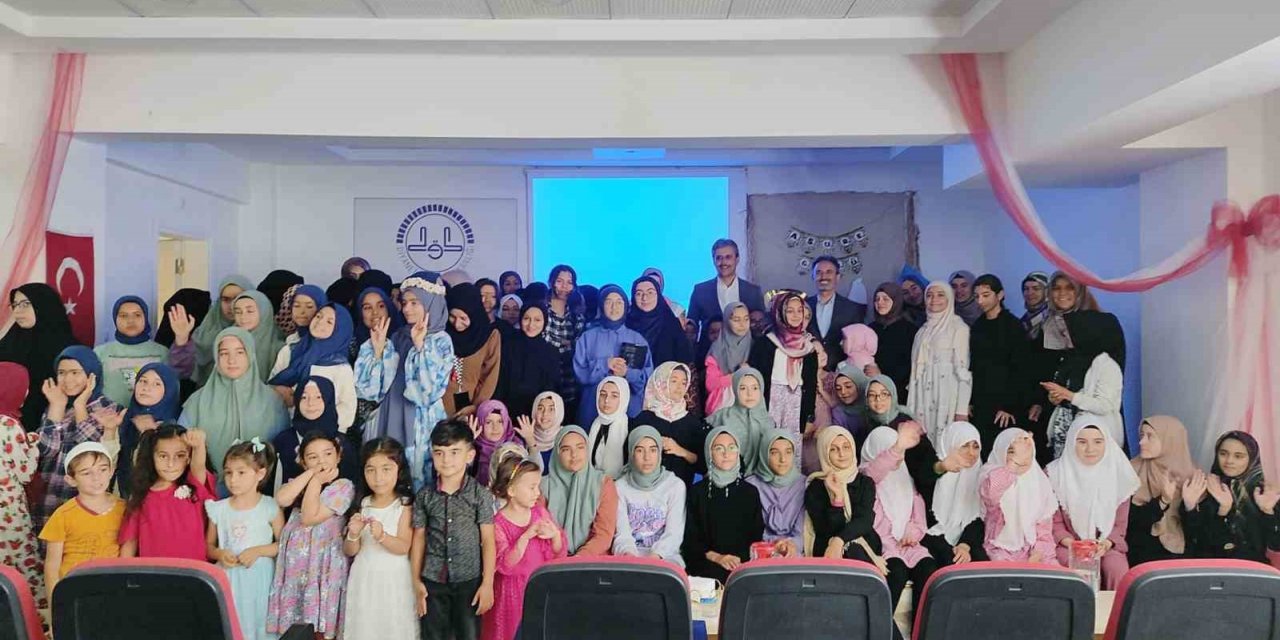 Kur’an Kursu öğrencileri ile aşure programı