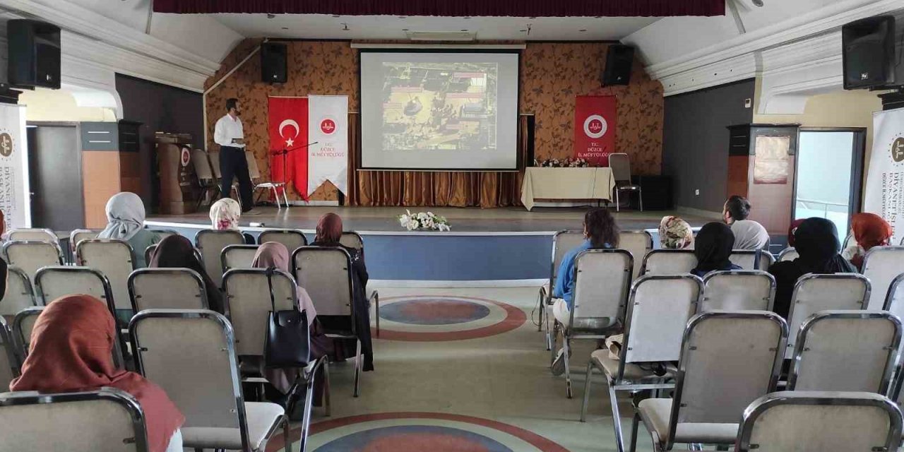 İlahiyat Fakültesi öğrencilerine sunum