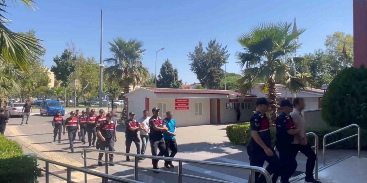 Milyonluk çeteyi cep telefonu ele verdi