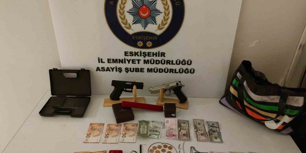 1 milyon 534 bin liralık hırsızlık yapan 2 kişi yakalandı
