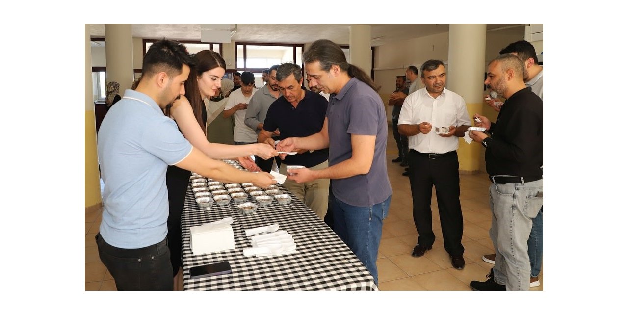 NEVÜ’lü personellere aşure ikramı