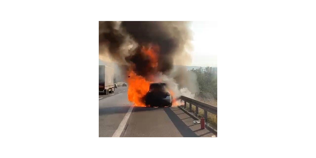 Lüks araçtan geriye hurda yığını kaldı