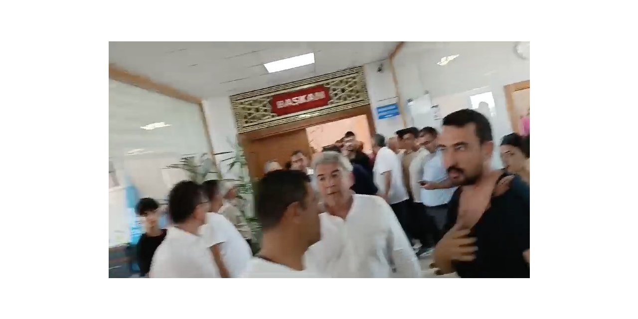 Mecliste tartışma başladı, başkanın makam odasında yumruklar konuştu