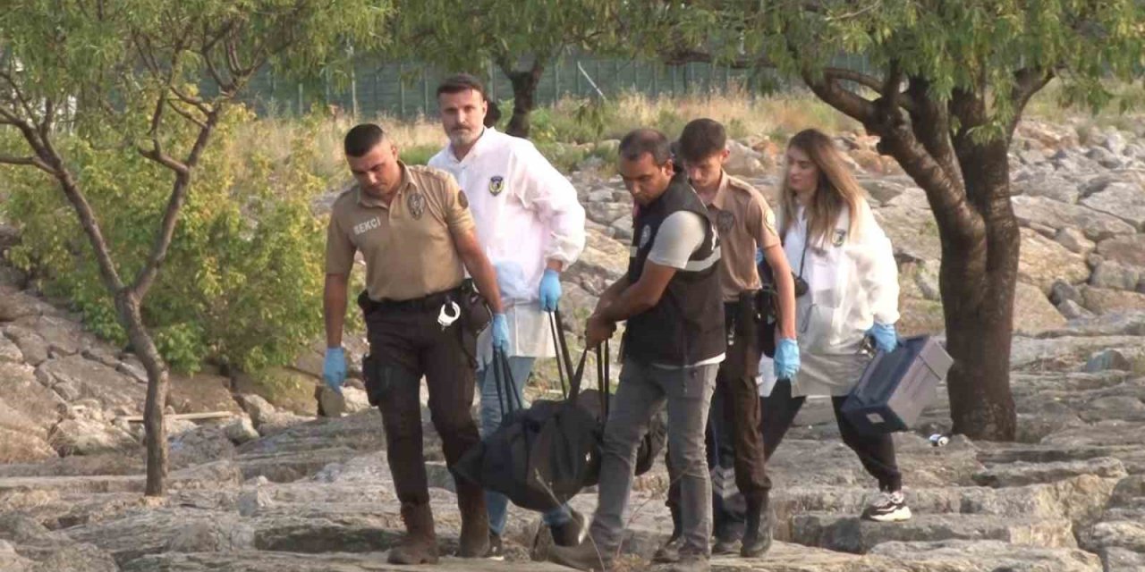 Pendik’te yabancı uyruklu genç girdiği denizde boğularak hayatını kaybetti
