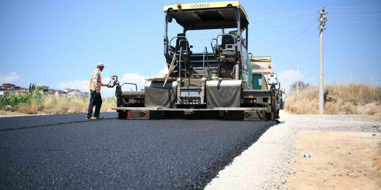 Çayırova’da 6 mahalleye 15 bin ton asfalt