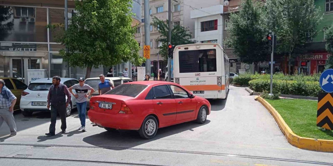 Trafik sıkışıklığı yaşayan bölgeye esnaftan ‘trafik dubalı’ çözüm önerisi