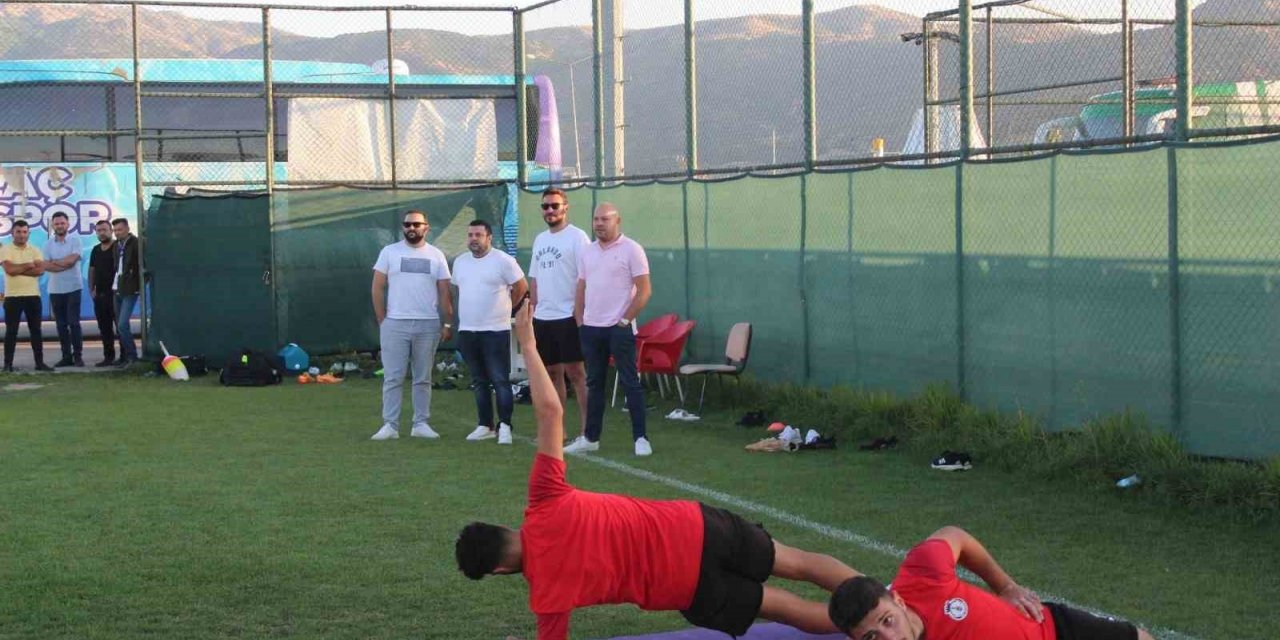 Afyonspor, yeni sezon hazırlıklarını çift idmanla sürdürdü