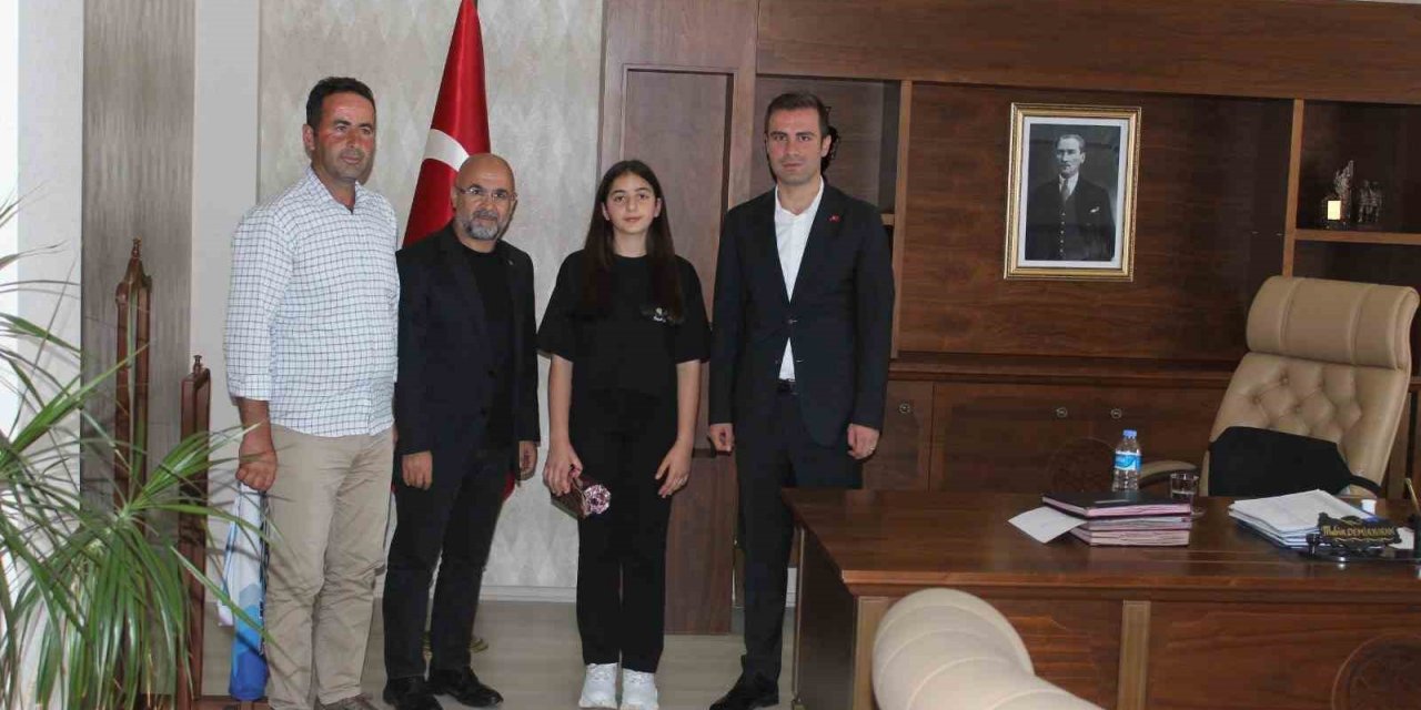 Selim’de başarılı öğrencilere ödülleri verildi