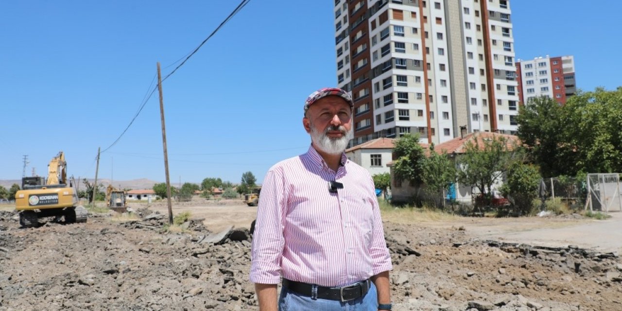 Başkan Çolakbayrakdar: “Seyrani, kentsel dönüşümle yenileniyor ve güzelleşiyor”