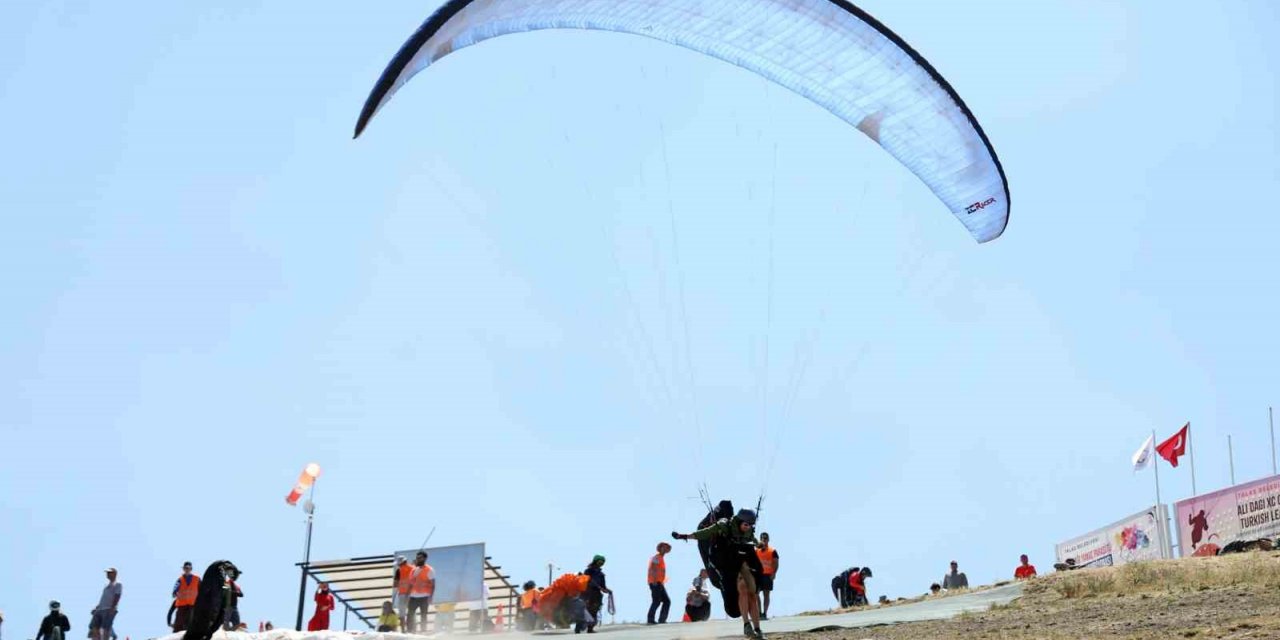 Ali Dağı’nda yamaç paraşütü heyecanı başlıyor