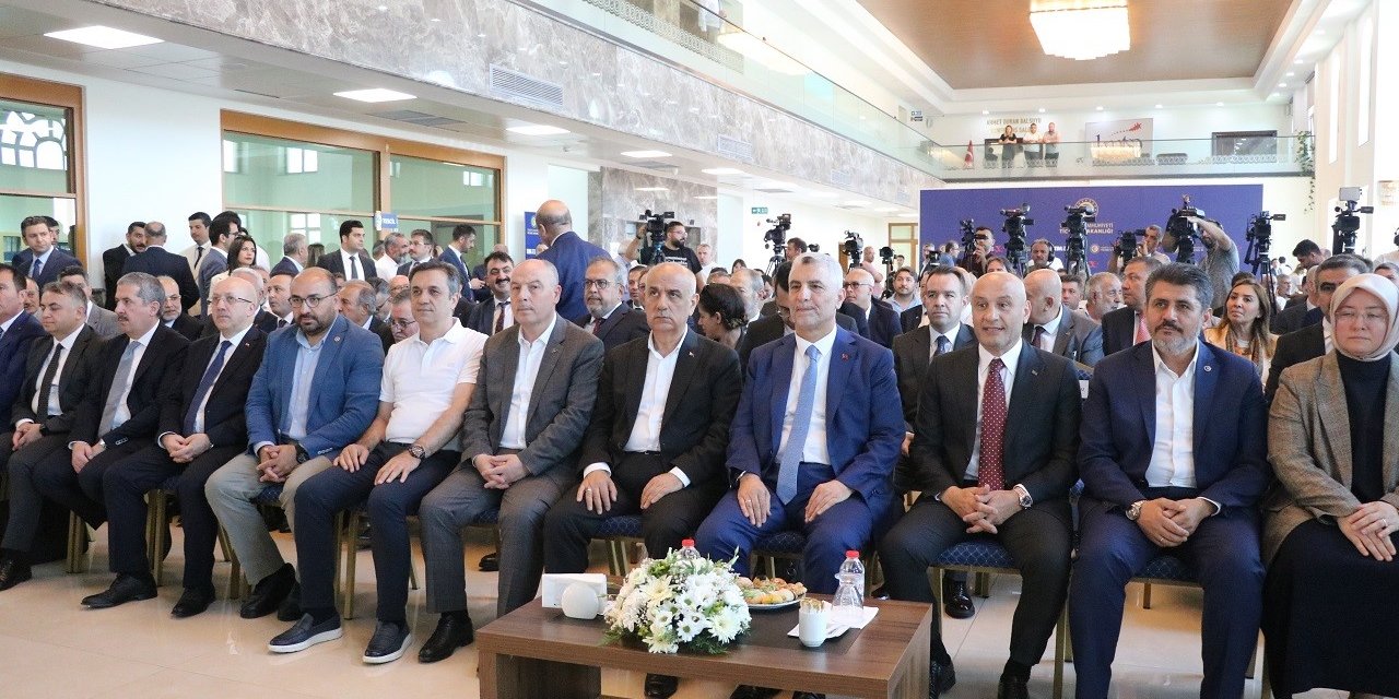 Ticaret Bakanı Bolat: "Temmuz ayında ihracatımız 20 milyar 93 milyon dolar olarak gerçekleşti"