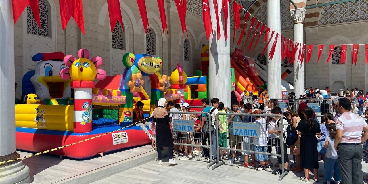 Üsküdar’da Kur’an Kursu öğrencileri kapanış etkinliğinde doyasıya eğlendi