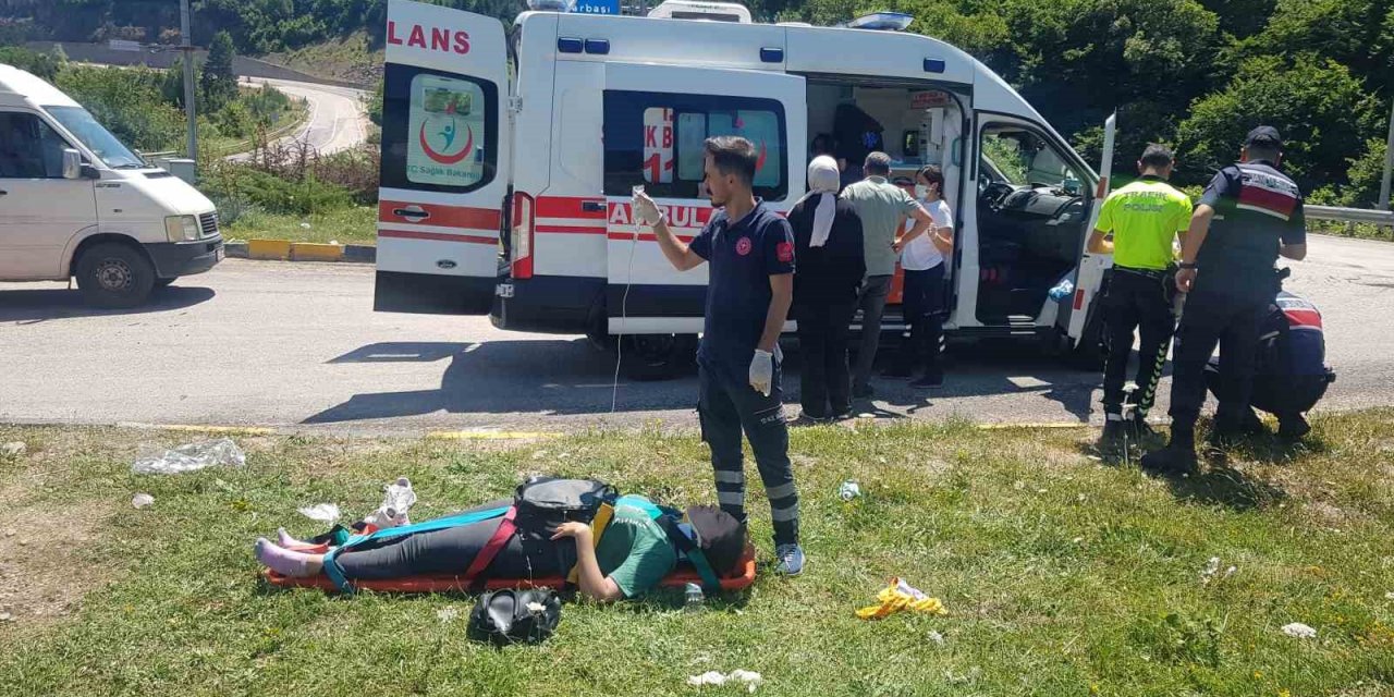 Karabük’te 2 otomobil çarpıştı: 1 ölü, 9 yaralı