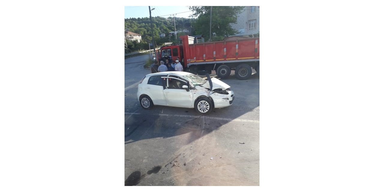 Kdz. Ereğli’de kamyonla otomobil çarpıştı: 1 yaralı