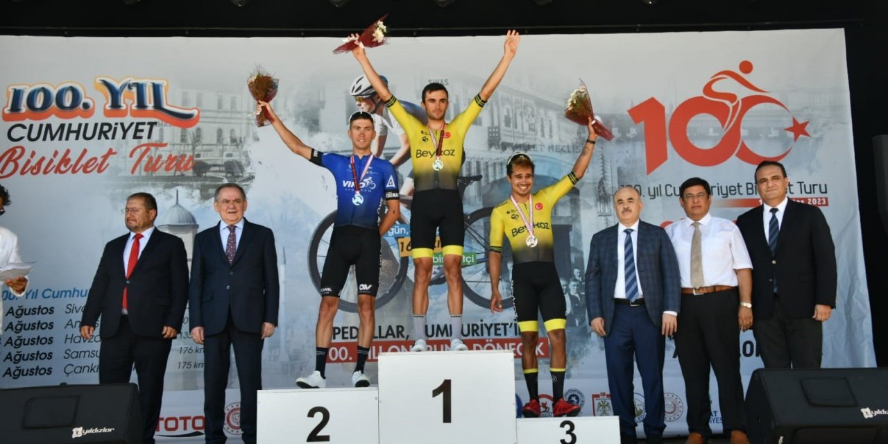 100. Yıl Cumhuriyet Bisiklet Turu’nun Havza-Samsun etabı tamamlandı