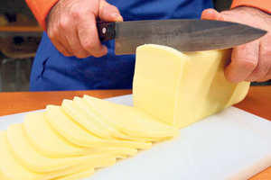 Ucuz kaşarda hile üstüne hile