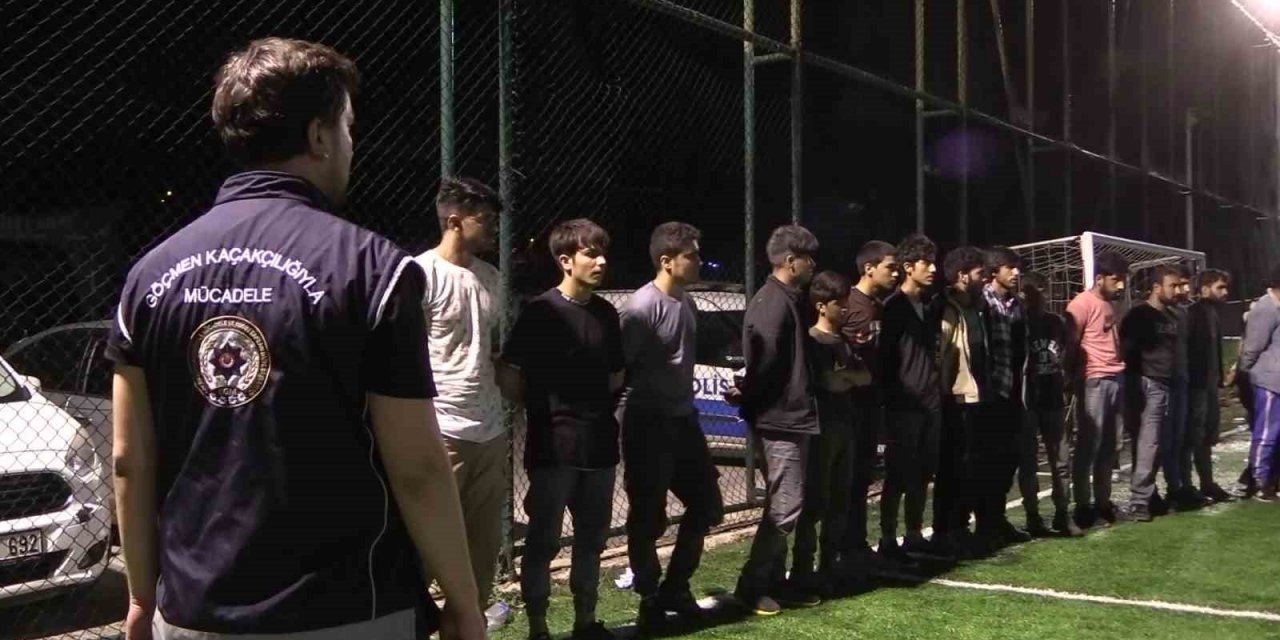 Amasya’da tırda 70 kaçak göçmen yakalandı