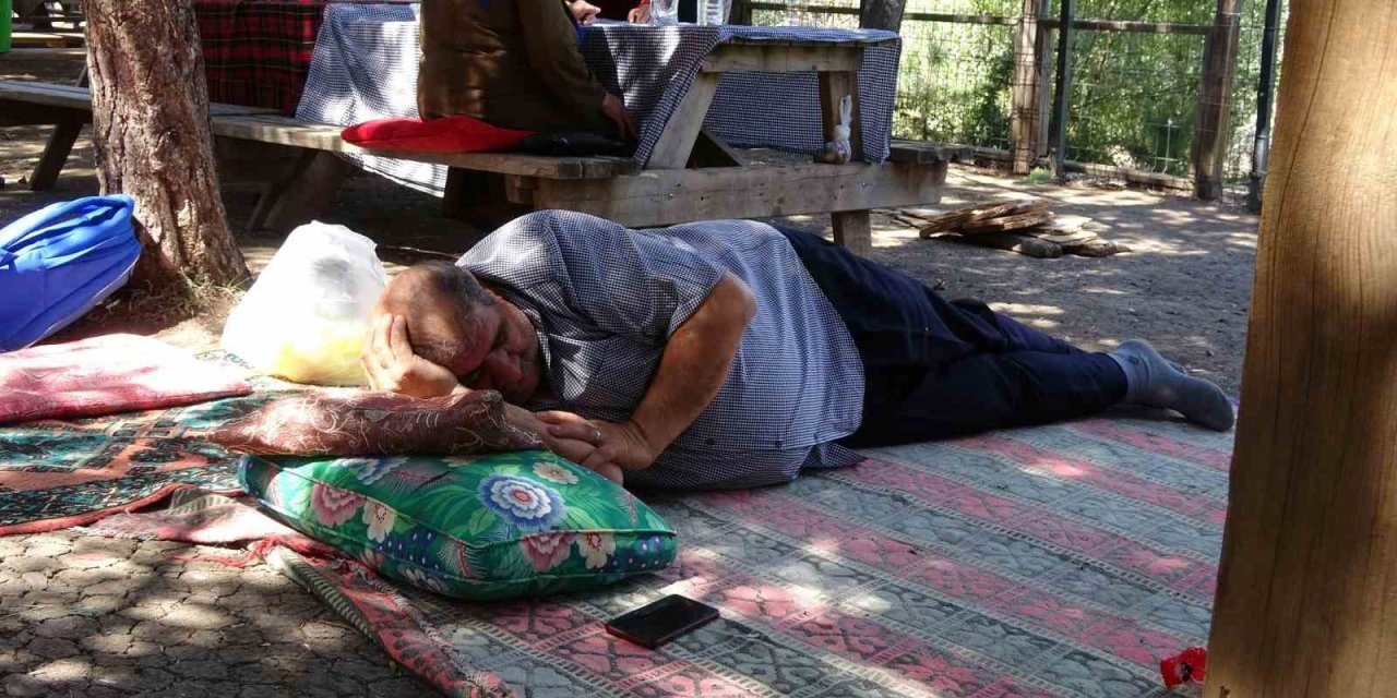 Yozgat’ta sıcak hava vatandaşı bunalttı