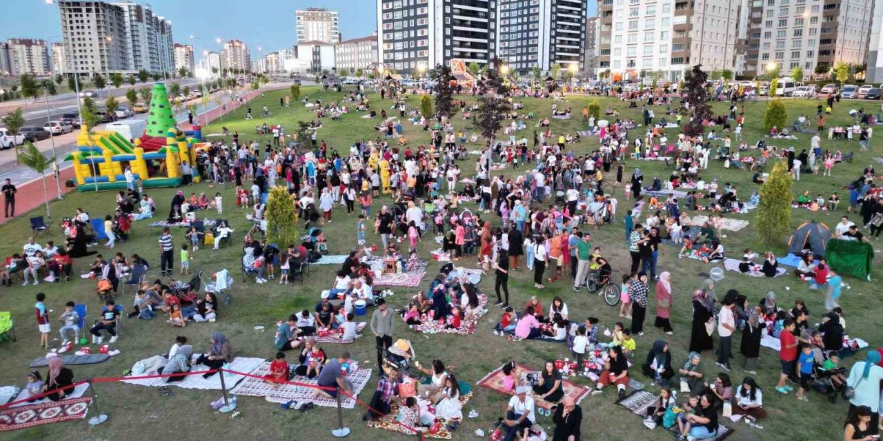 Yeşilyurt Mahallesi’nde Açık Hava Sinema Günleri’ne Yoğun İlgi