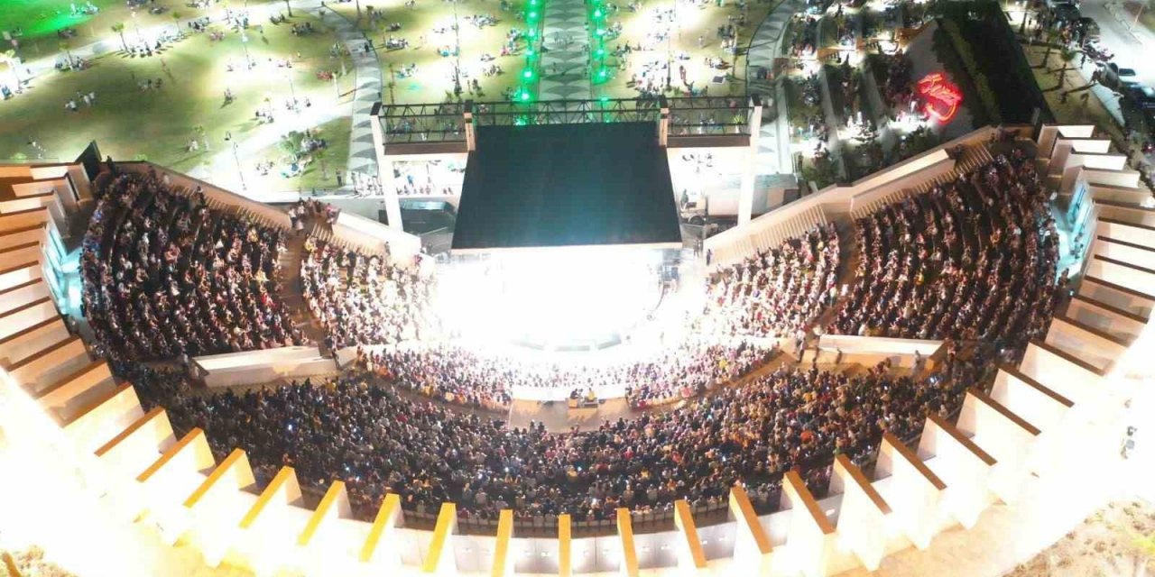 Didim’deki konsere ilgi büyük oldu