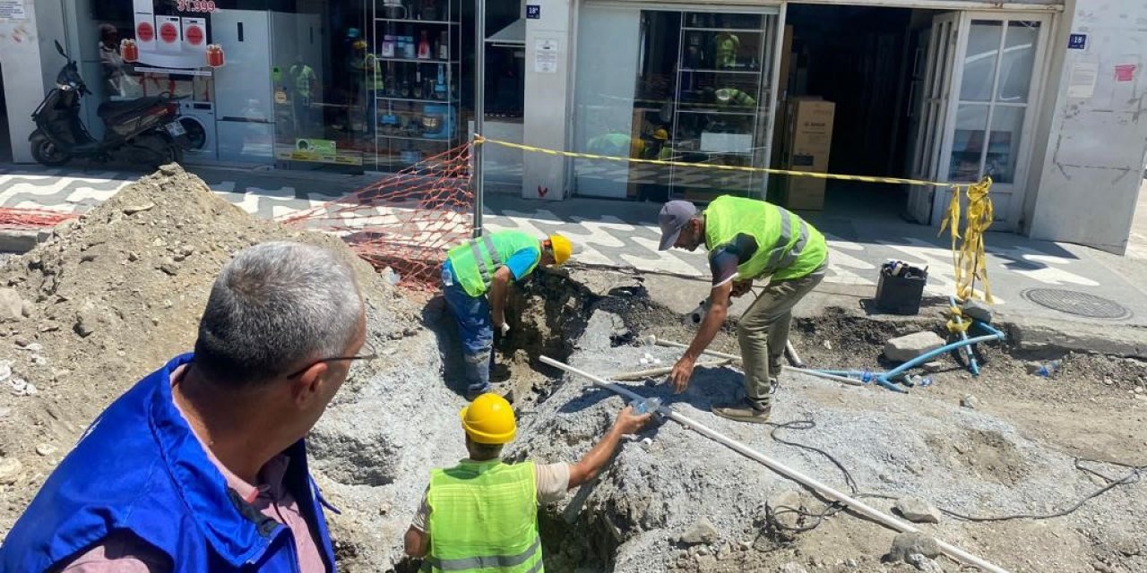 Aydın için çalışan personellere, Büyükşehir’den su takviyesi