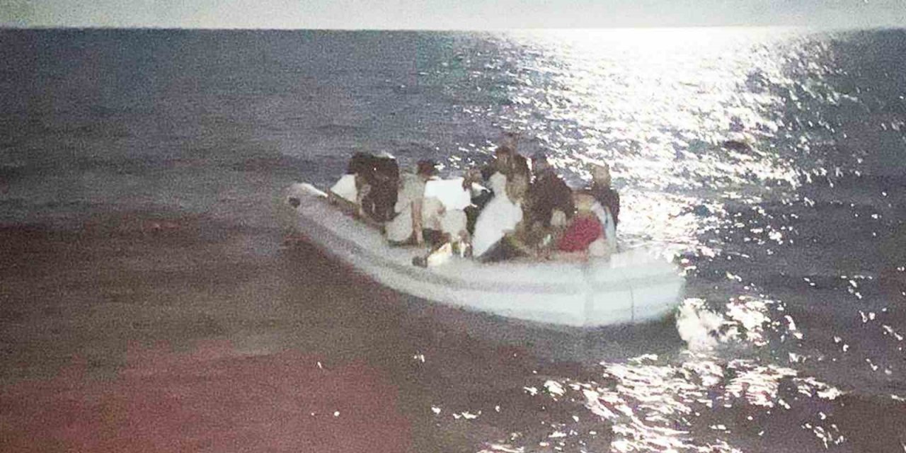 Datça’da 24 düzensiz göçmen kurtarıldı