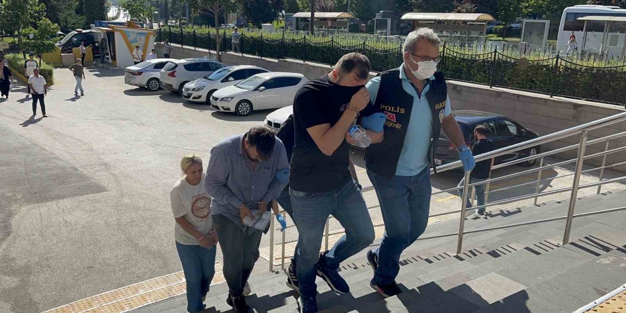 Sahte dekontla 700 bin lira dolandırmışlar