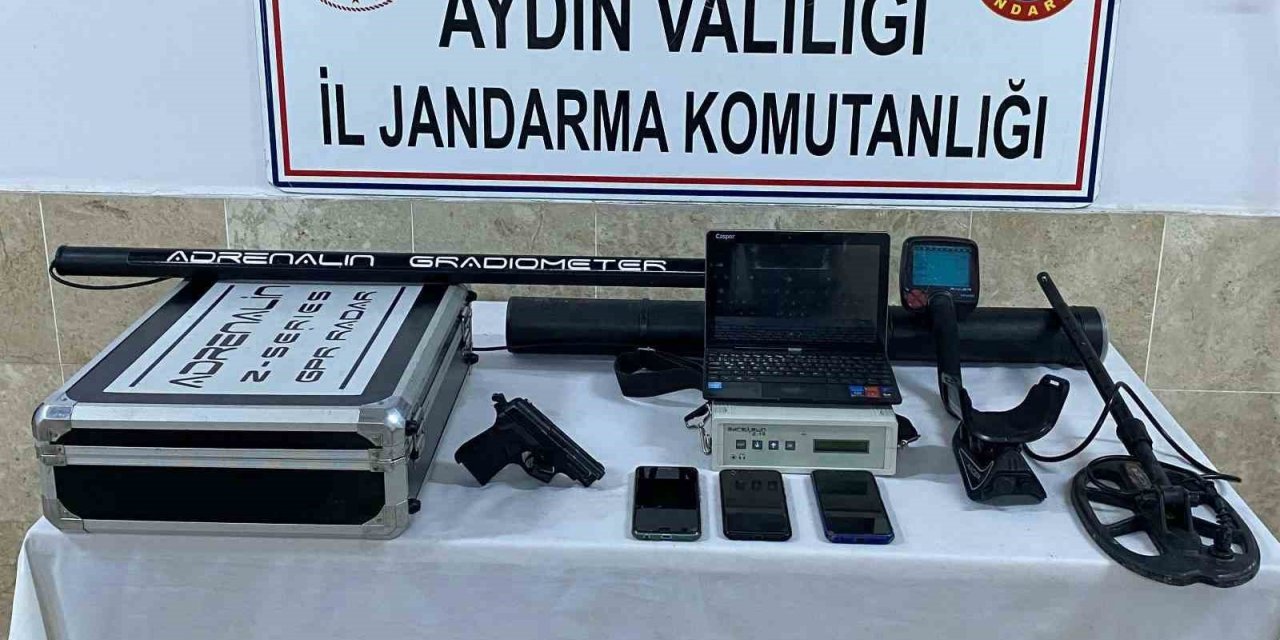 Sit alanı içinde kaçak kazı yapan üç şüpheli suçüstü yakalandı