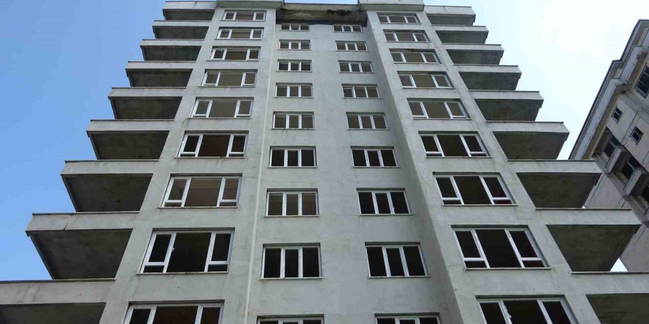 Giresun’da bitmeyen inşaatta mağdur çok, sorumlu yok