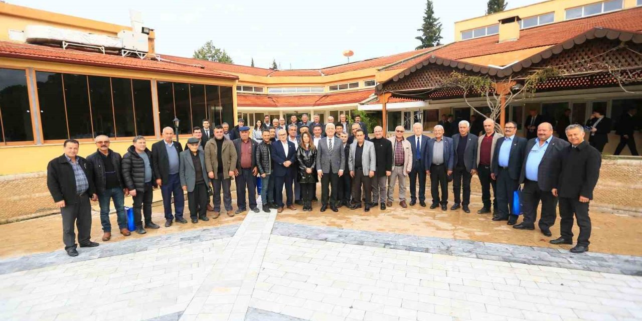 Büyükşehir Muhtarlar Masası ile muhtarların yanında