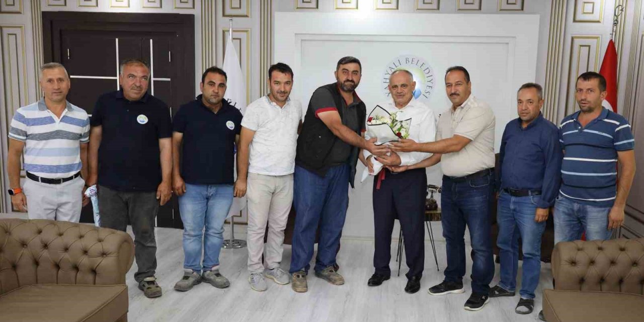 Belediye İşçilerinden Başkan Öztürk’e Zam Teşekkürü