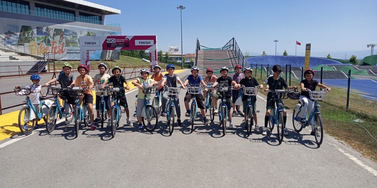 Minik öğrencilere güvenli sürüş eğitimi