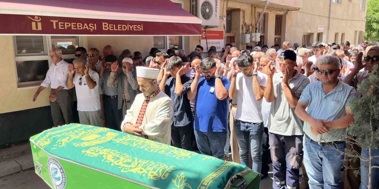 140 promil alkollü sürücünün çarptığı belediye işçisi son yolculuğuna uğurlandı