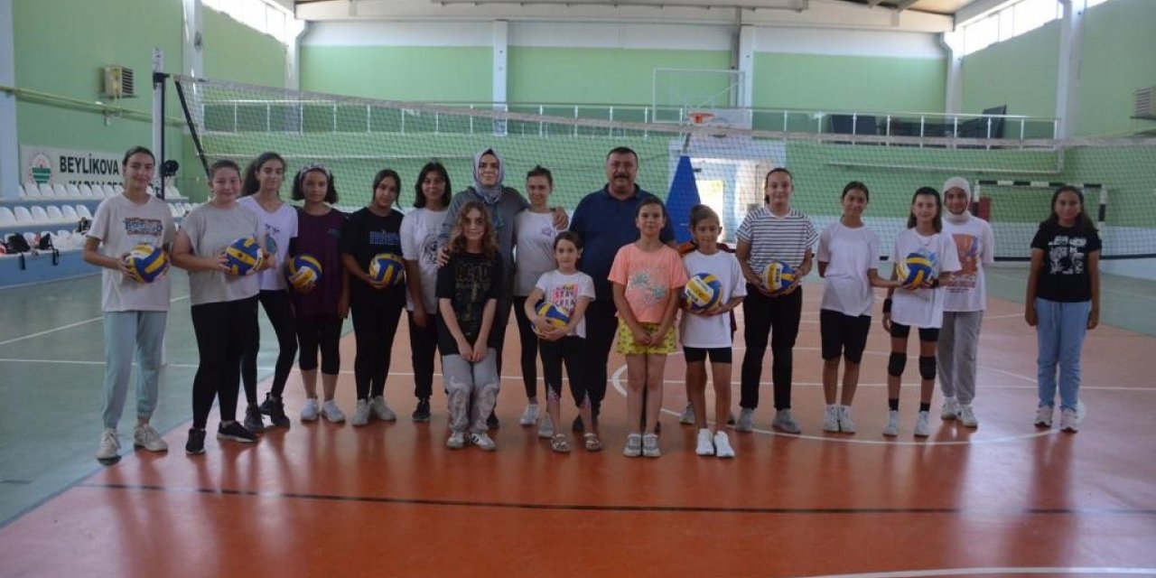 Beylikova geleceğin sultanlarını yetiştiriyor